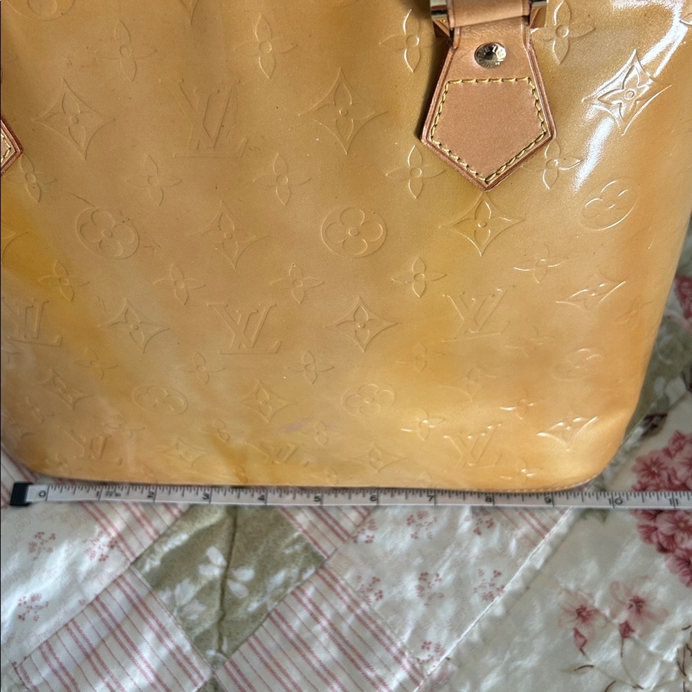 Louis Vuitton Shiny Vernis Gold Tote - Picture 2 of 16